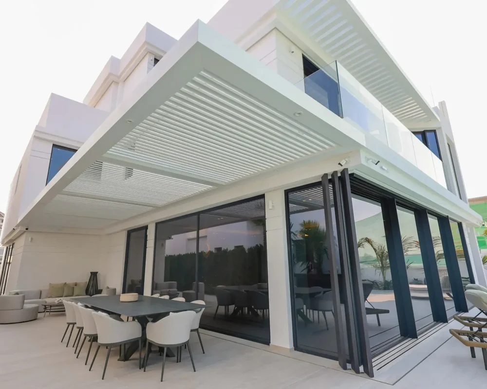 Villa side shades